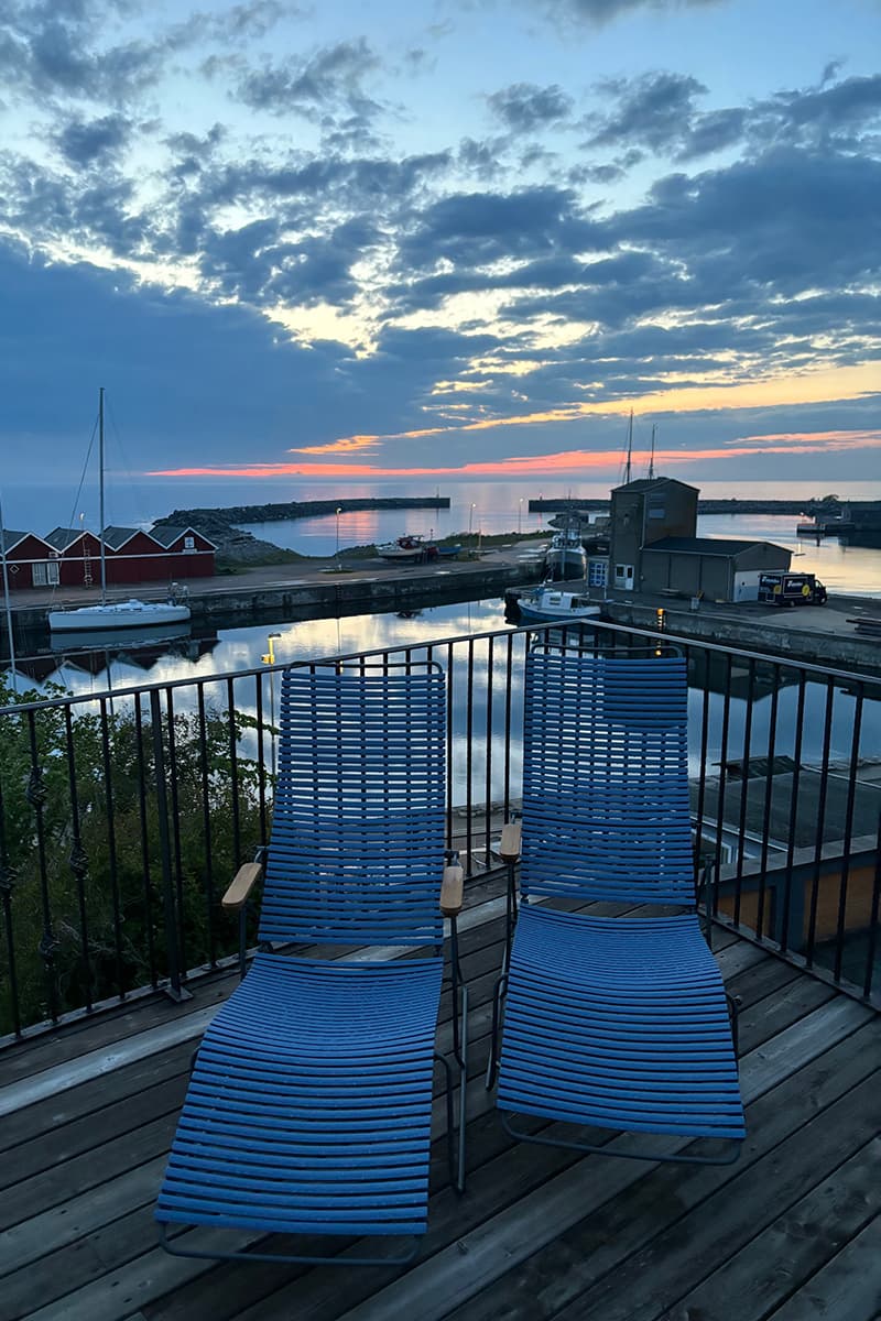 Festlokaler Bornholm med udsigt til solnedgang